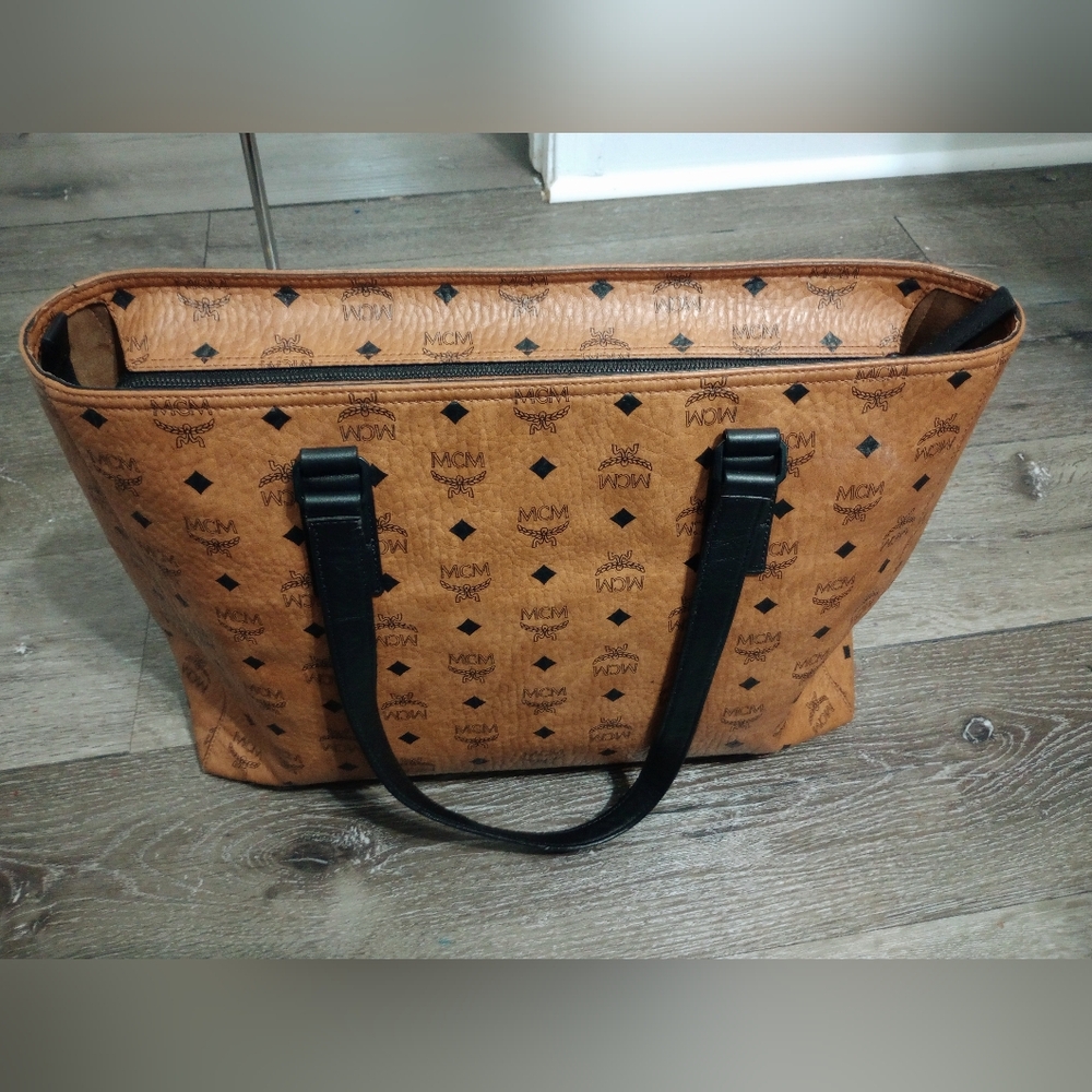 MCM Bags - Picture 4 of 16